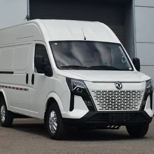 Коммерческий автомобиль DongFeng K33-561 длинная база с высокой крышей, цельнометаллический