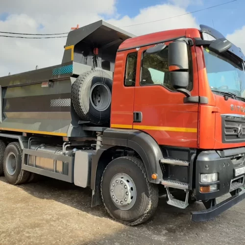 Самосвал Sitrak